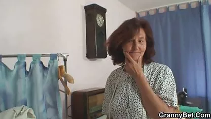 सफेद स्मोक्स में Sexxxy सेक्सी फिल्म हद फुल गोरा