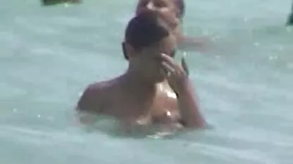 कार की खिड़कियों के माध्यम सेक्सी फुल एचडी वीडियो दिखाइए से एक गर्भवती लड़की के साथ सार्वजनिक नंगा नाच