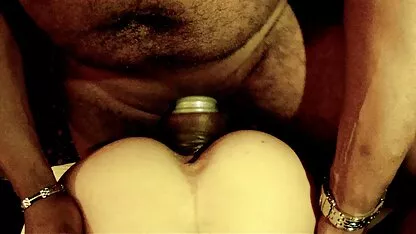 एशियाई हिंदी सेक्सी फुल मूवी एचडी में दादी डिल्डो के साथ खेलती है
